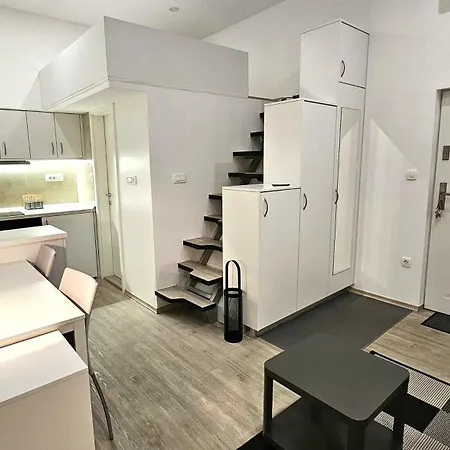 Gea Apartment *